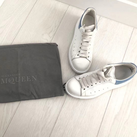 Alexander McQueen White Sneaker - Picture 3 of 4
